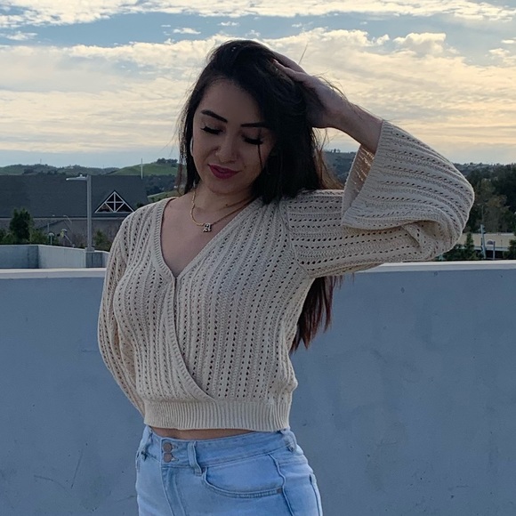 ASTR the label beige cardigan button top - Picture 3 of 8